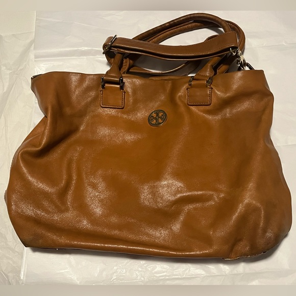 Tory Burch Handbags - TORY BURCH AUTHENTIC LEATHER BAG